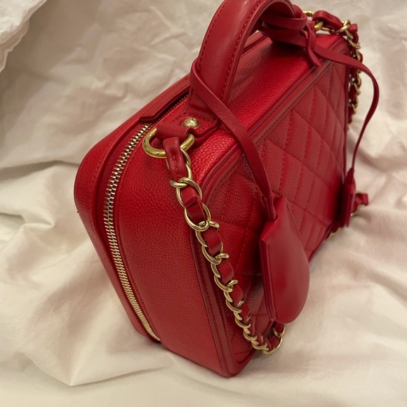 Chanel - Picture 7 of 9